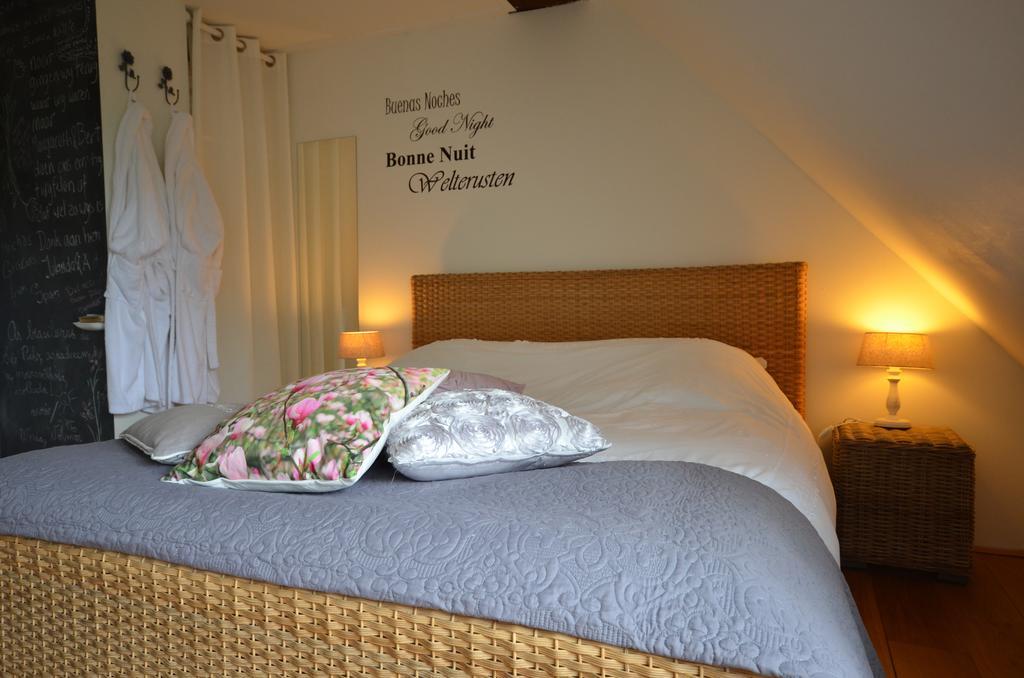 Bloemenhoeve Birdaard Room photo